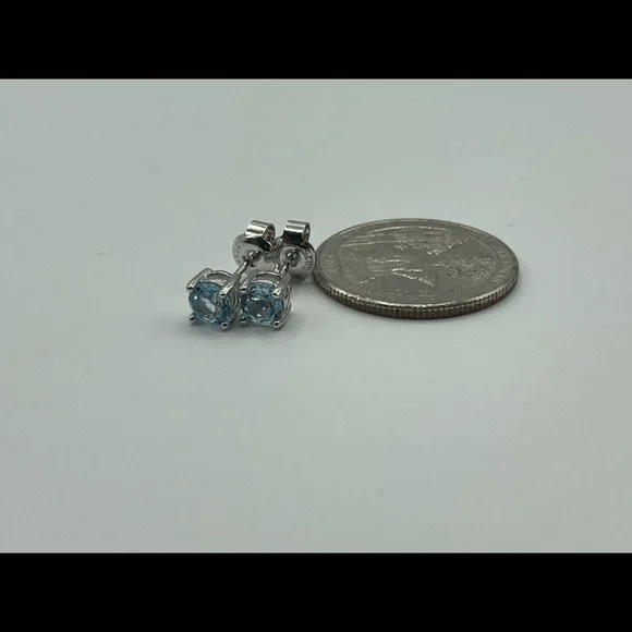925 Silver Sky Blue Topaz Stud Earrings Natural Gemstone - Picture 5 of 5